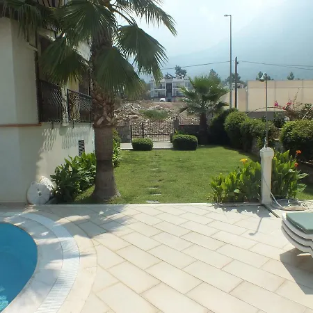 Villa Daisy Garden B *